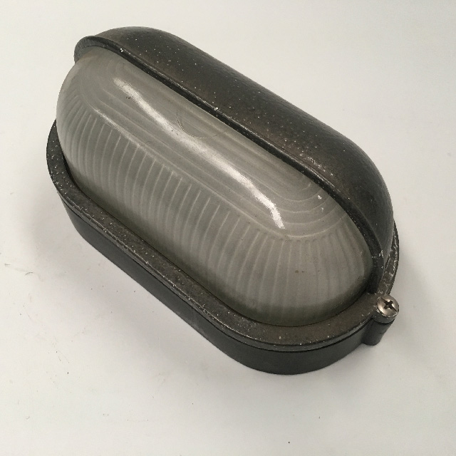 LIGHT, Outdoor - Oval Utility Light w Cover
